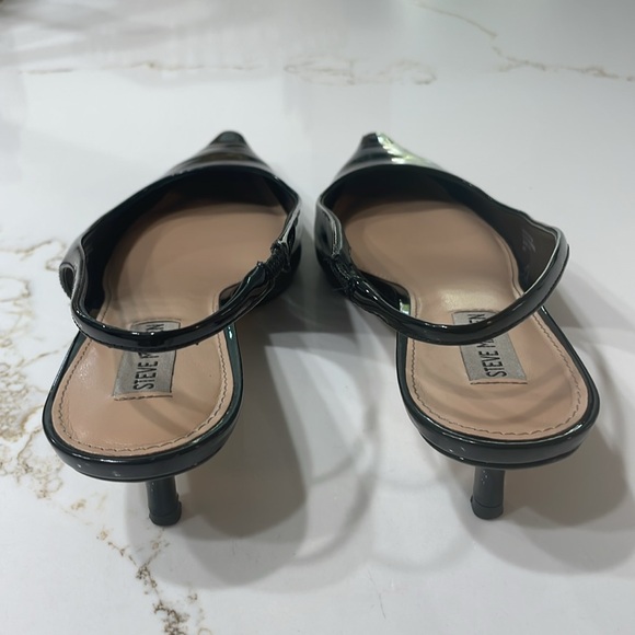 Steve Madden Kari Pointed Toe Kitten Heal Slingback Heel in Black Patent | 11M - Picture 5 of 7
